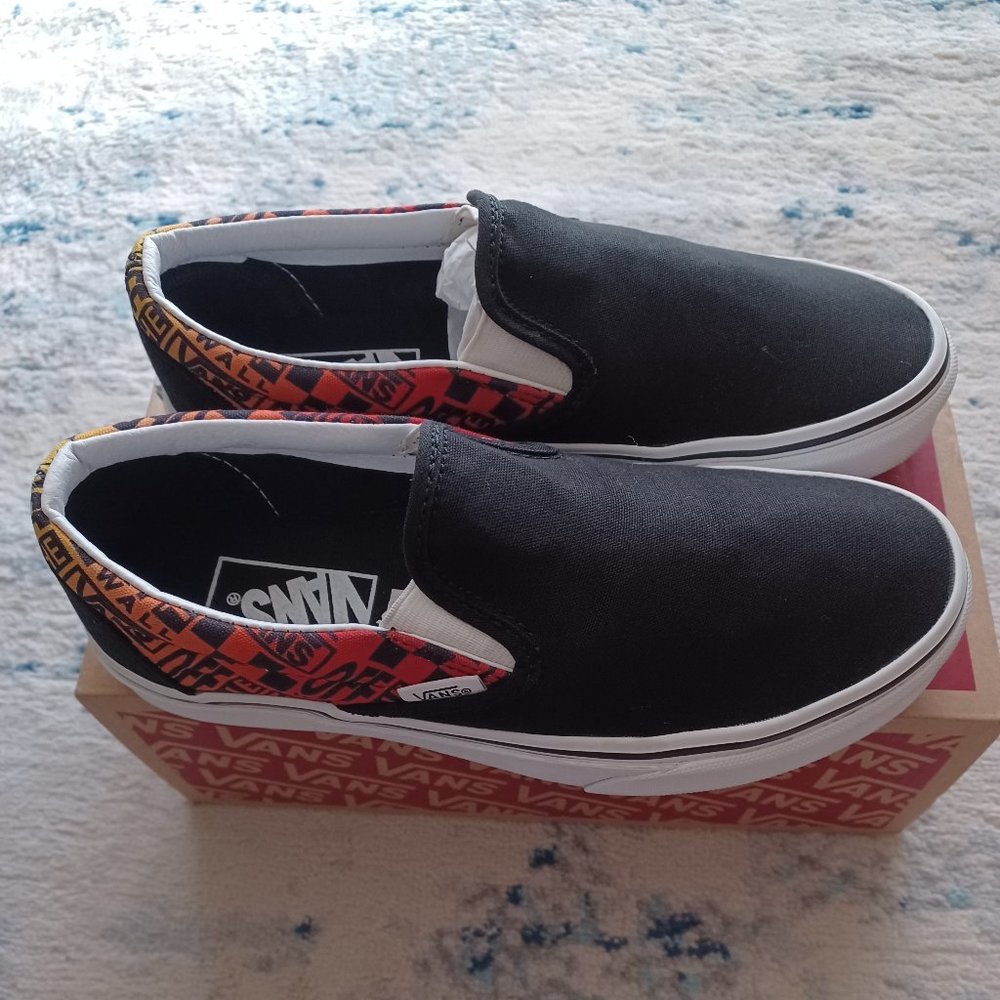 Vans Classic Slip On Skate Shoes, Black/True White/Logo Flame, Size 6 Women/4.5